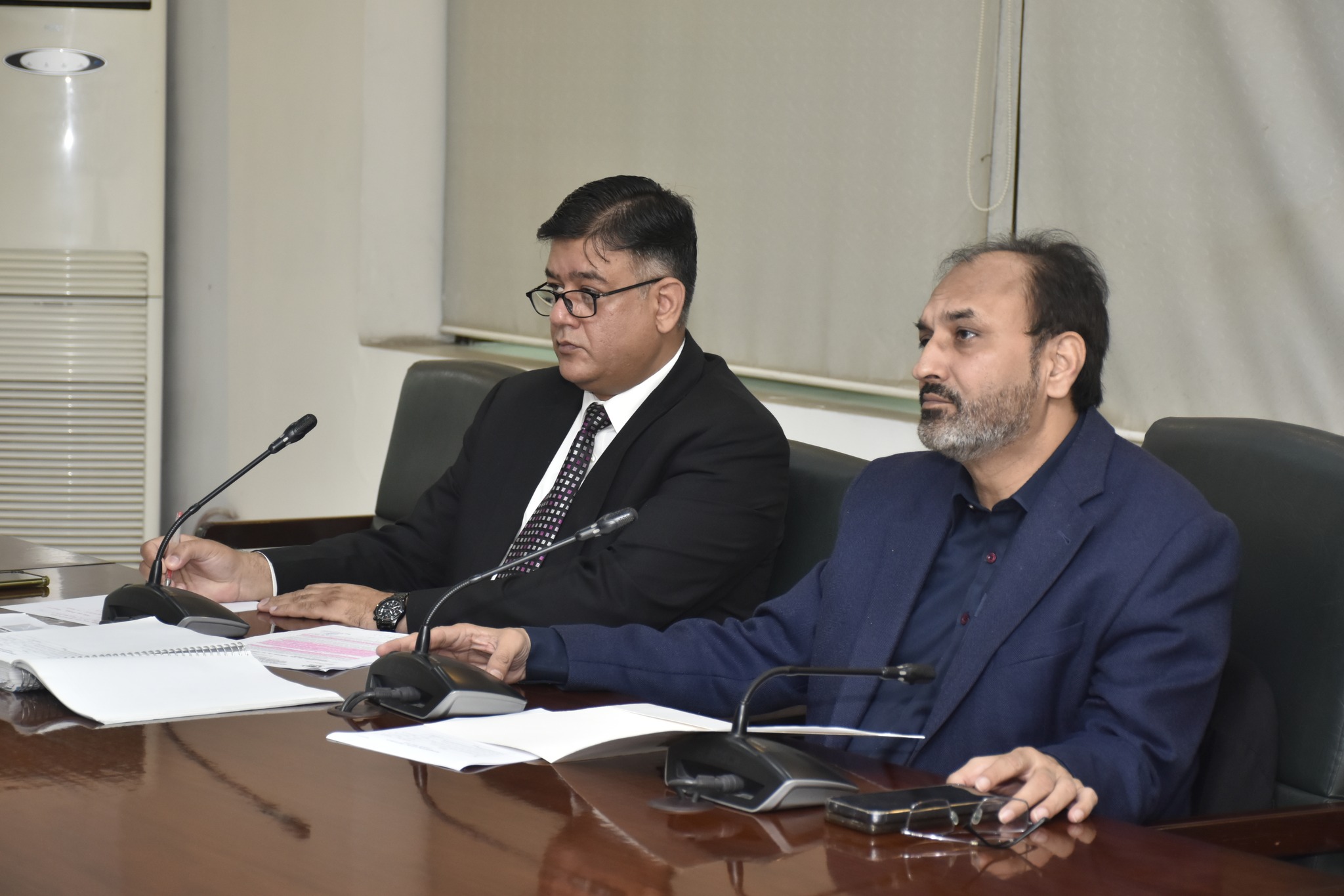 Vice Chancellor UET Prof. Dr. Shahid Munir (TI) along with Director P&D presiding over a meeting with HEC Islamabad regarding strengthening projects of Lab Facilities in universities.