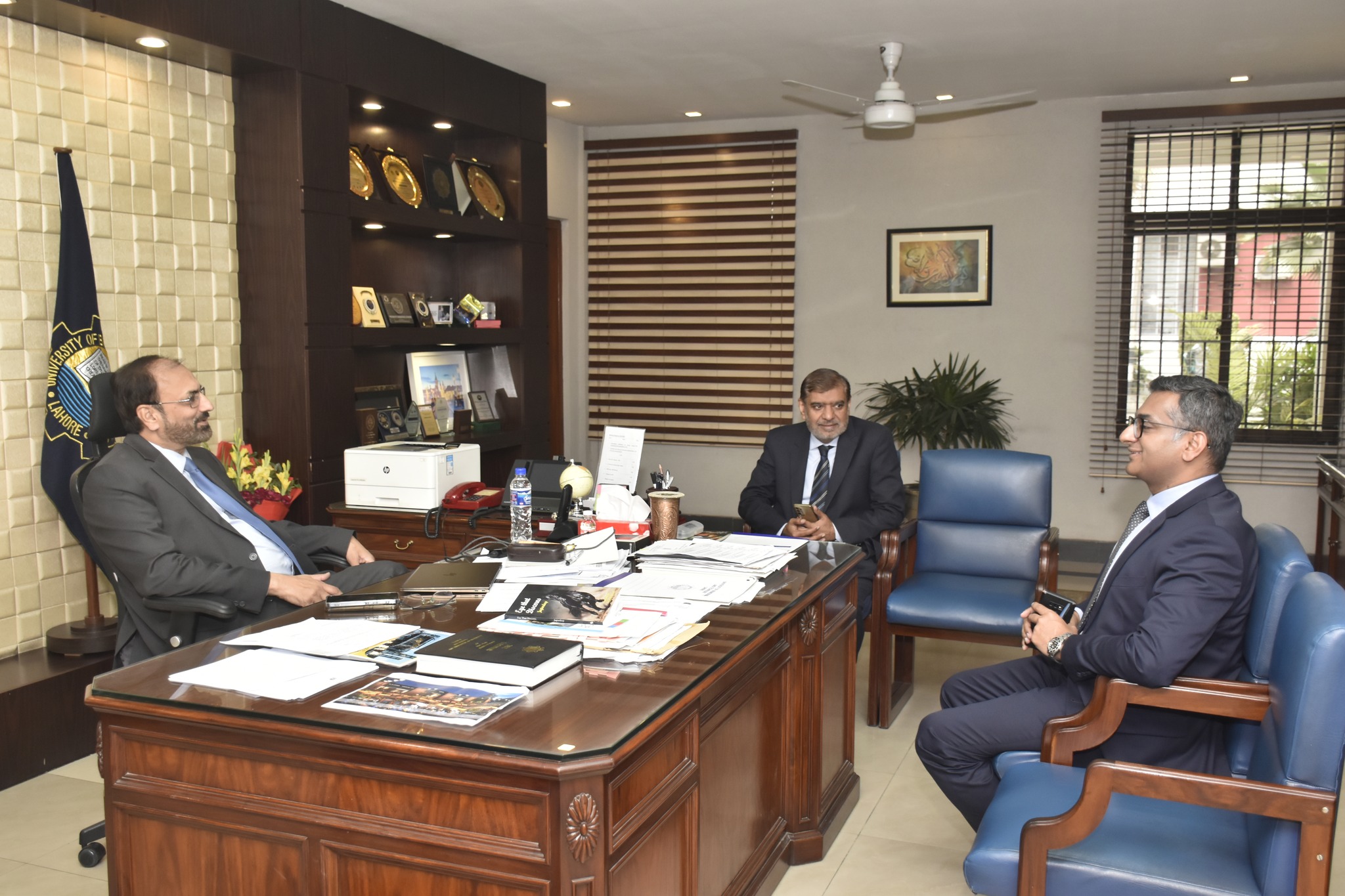 Vice Chancellor University of Education Prof. Dr. Aqif Anwar Chaudhry visited UET Lahore and met Vice Chancellor Prof. Dr. Shahid Munir (TI).