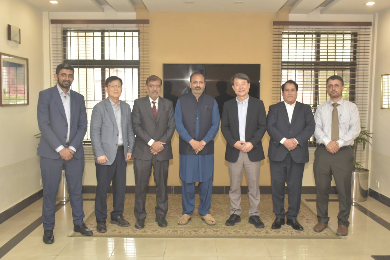 South Korean Delegation Reviews Hydropower Project at UET Lahore