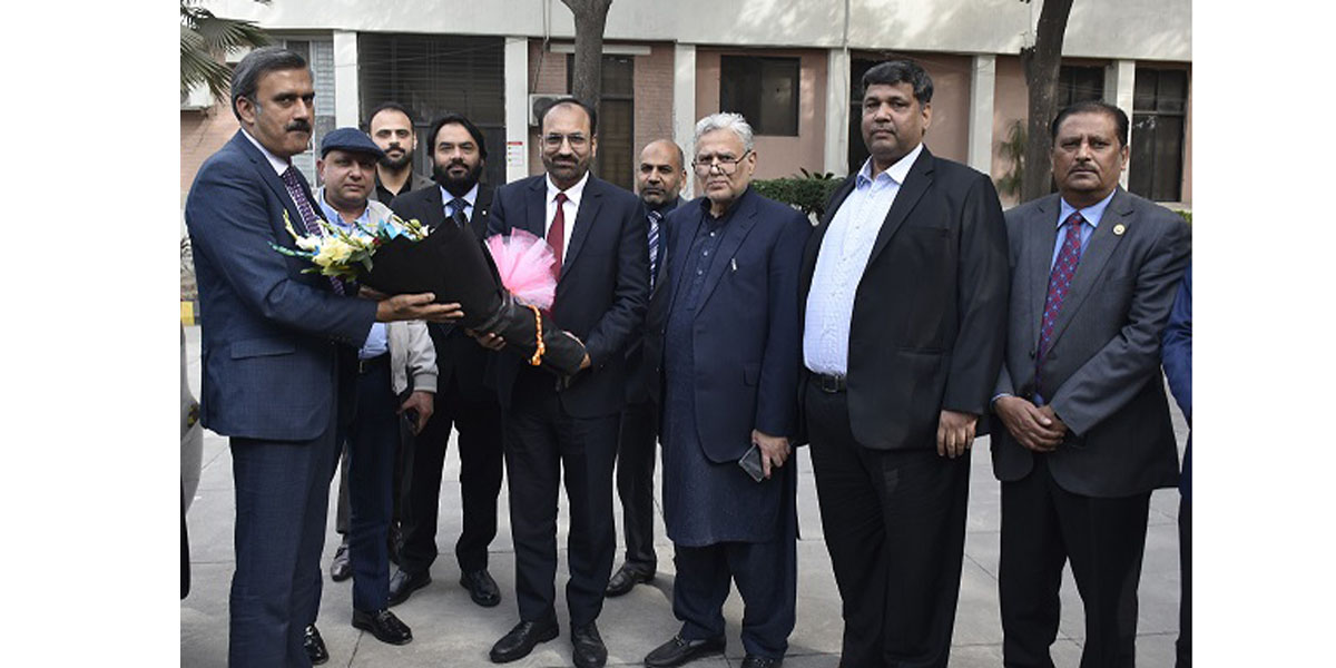 UET employees to get delayed 20 & 25 percent raise in the salaries, Secretary HED Dr. Farrukh Naveed Visits UET Lahore, Announces Grant of One Billion Rupees