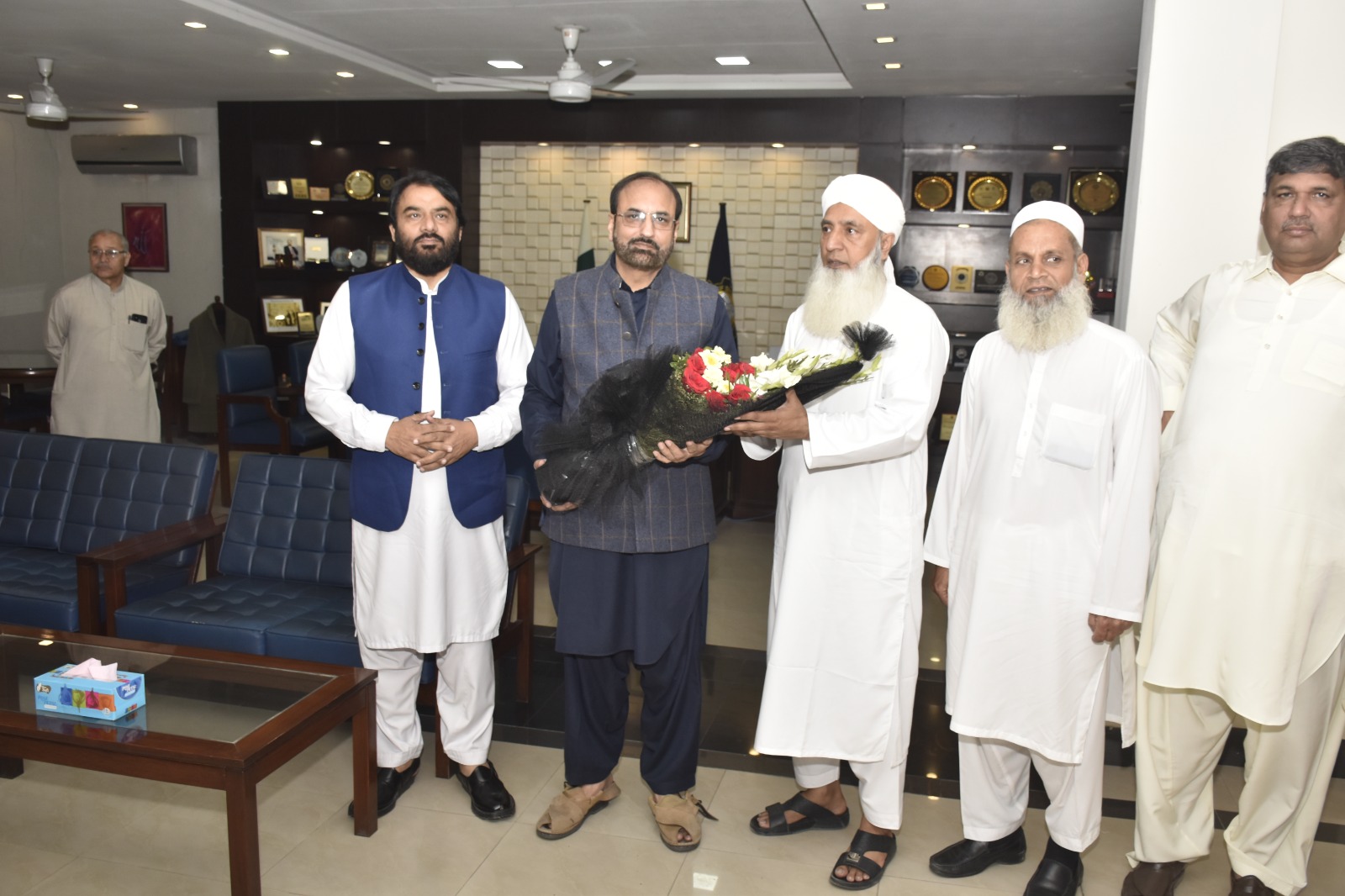 Renowned Former Cricketer and Spiritual Scholar Saeed Anwar Delivers Friday Sermon at UET Mosque, Shares Spiritual and Reformative Insights