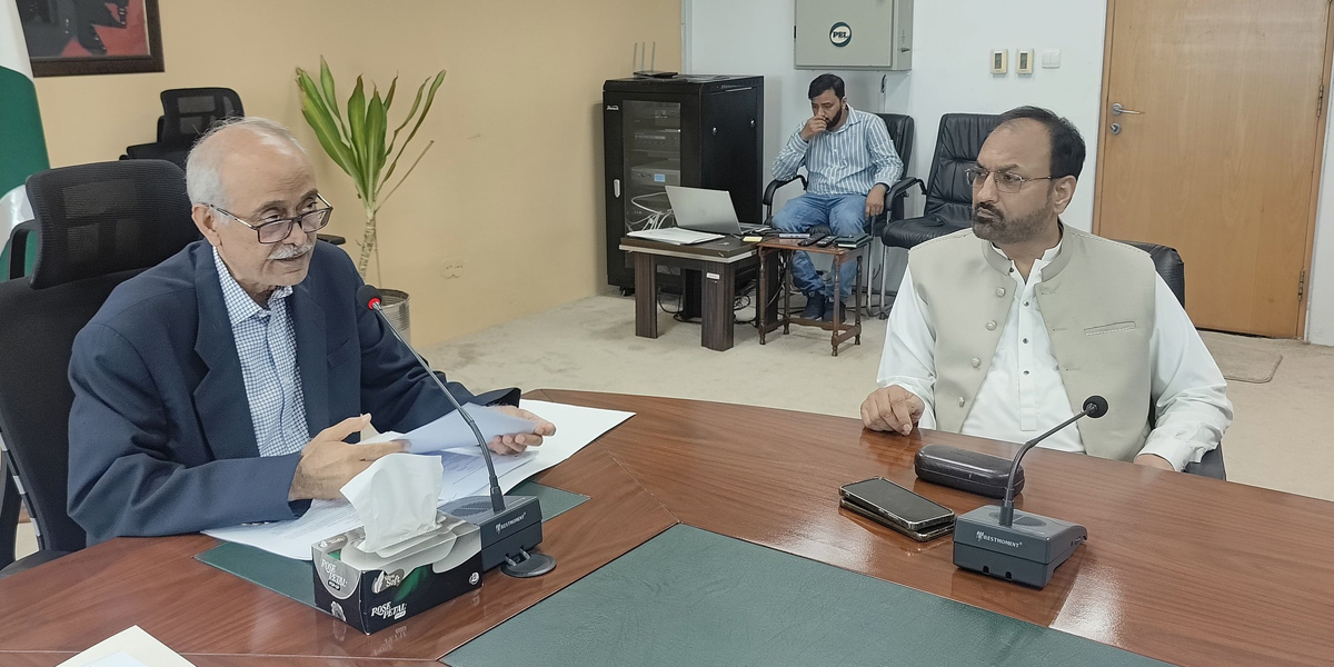 Prof. Dr. Shahid Munir Holds Strategic Meeting with PHEC and HED on University Growth