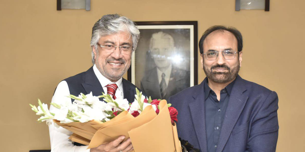 Honorable Prof. Sohail Afzal, Executive Director of Punjab Group of Colleges (PGC), visited UET Lahore and congratulated Vice Chancellor Prof. Dr. Shahid Munir (TI) on assuming the charge as Vice Chancellor.